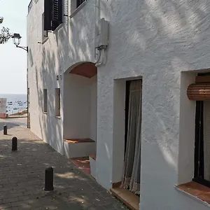 cozy-apartment-30-steps-from-the-ocean.catalonia-hotels.com/
